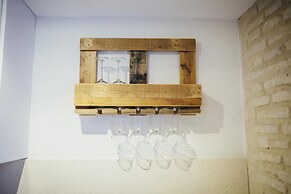 Stay Komodo Byron Suites