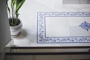 Stay Komodo Byron Suites