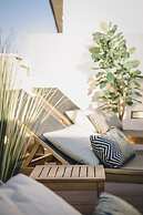 Stay Komodo Byron Suites