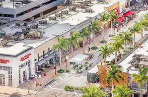 Modern Studio in Downtown Doral