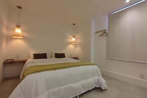 Casa pé na areia com 05 suítes