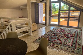 Casa pé na areia com 05 suítes