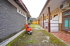 SPOT ON 92475 Rc Homestay Syariah