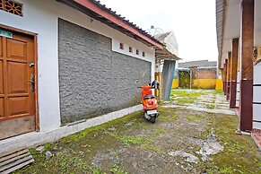 SPOT ON 92475 Rc Homestay Syariah