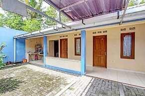 SPOT ON 92515 Timoti Guest House