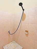 SPOT ON 92515 Timoti Guest House