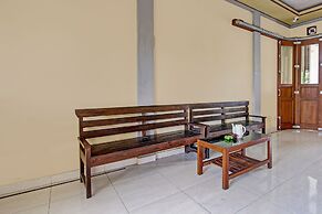 SPOT ON 92515 Timoti Guest House