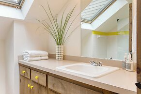 Wellspring by Avantstay Indoor Pool + Views