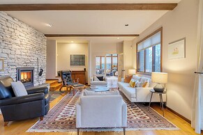 Wellspring by Avantstay Indoor Pool + Views