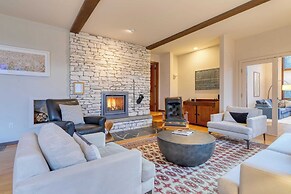 Wellspring by Avantstay Indoor Pool + Views