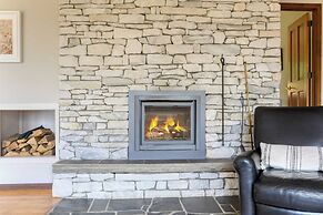 Wellspring by Avantstay Indoor Pool + Views