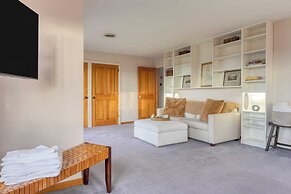 Wellspring by Avantstay Indoor Pool + Views