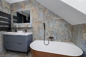 Apartment Kazimierz + Parking by Renters