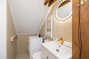 Bright Apartment Kazimierz by Renters