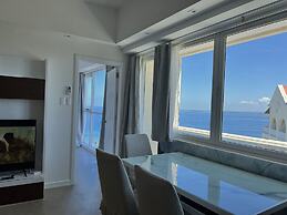 Spacious Oceanview Corner Suite Brand New