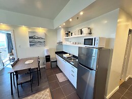 Spacious Oceanview Corner Suite Brand New