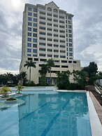 Spacious Oceanview Corner Suite Brand New