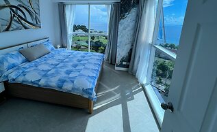 Spacious Oceanview Corner Suite Brand New