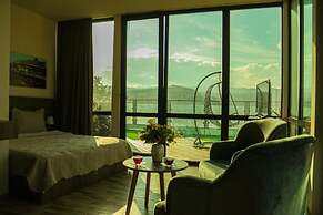 Grand View Hotel