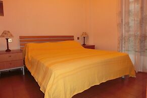 Comfortable Flat Near the Beach With Garden