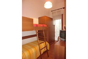 Comfortable Flat Near the Beach With Garden