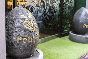 Petit Bali Forest Shinjuku Sanchome