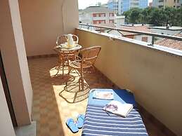 Cozy Flat With a Terrace - Beahost Rentals