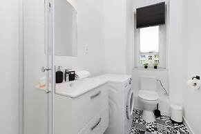 Apartment by the Park Gdynia by Renters