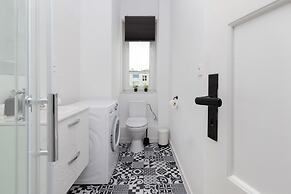 Apartment by the Park Gdynia by Renters