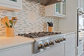 Beach Don't Kill My Vibe 4 Bedroom Home by RedAwning