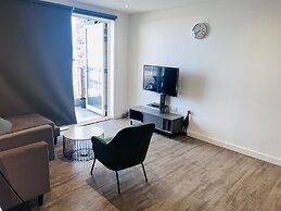 Lovely 1-bedroom With Private Balcony Near Barking