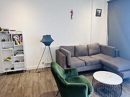 Lovely 1-bedroom With Private Balcony Near Barking