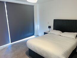 Lovely 1-bedroom With Private Balcony Near Barking