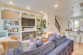 2 Mi to National Mall: Stunning Townhome w/ Patio!