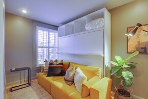 2 Mi to National Mall: Stunning Townhome w/ Patio!