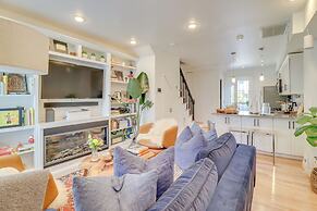 2 Mi to National Mall: Stunning Townhome w/ Patio!