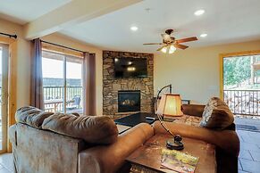 Pet-friendly Apt in Duck Creek Village w/ Mtn View