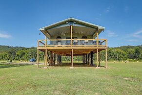 Melbourne Home w/ Fire Pit on the White River!