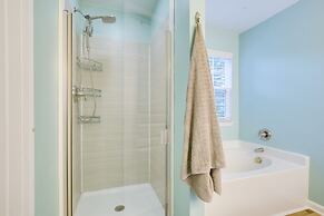 Pet-friendly Holly Springs Residence With Deck!