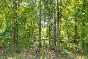 Pet-friendly Holly Springs Residence With Deck!