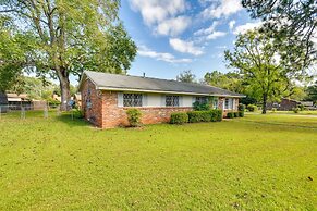 Lovely Montgomery Home ~ 7 Mi to Downtown!