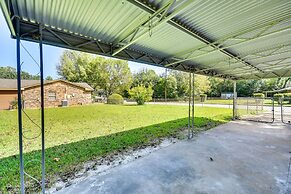 Lovely Montgomery Home ~ 7 Mi to Downtown!
