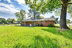 Lovely Montgomery Home ~ 7 Mi to Downtown!