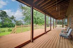 Peaceful Raphine Cottage w/ Deck & Fireplace!