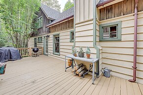 Peaceful Vacation Rental w/ Deck: 5 Mi to Cashiers
