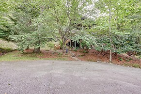 Peaceful Vacation Rental w/ Deck: 5 Mi to Cashiers