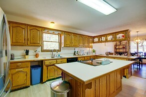 Waynesville Vacation Rental ~ 5 Mi to Downtown