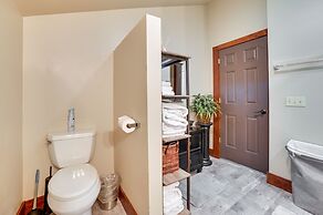 Spacious Villa Retreat: 4 Mi to Lake Charlevoix!