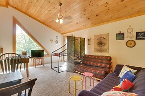 Virginia Mountain Cabin w/ Decks & Fireplaces