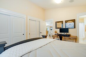 Cozy Waldport Vacation Rental: Steps From the Bay!